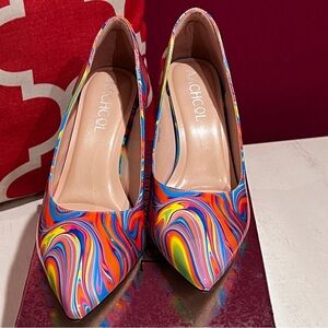NWT - Aachcol Vibrant Multicolor Swirl
Women's Heels